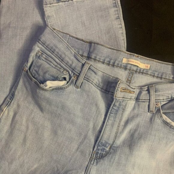 Ladies Levis Classic Straight Jeans Size 14 - Picture 1 of 4